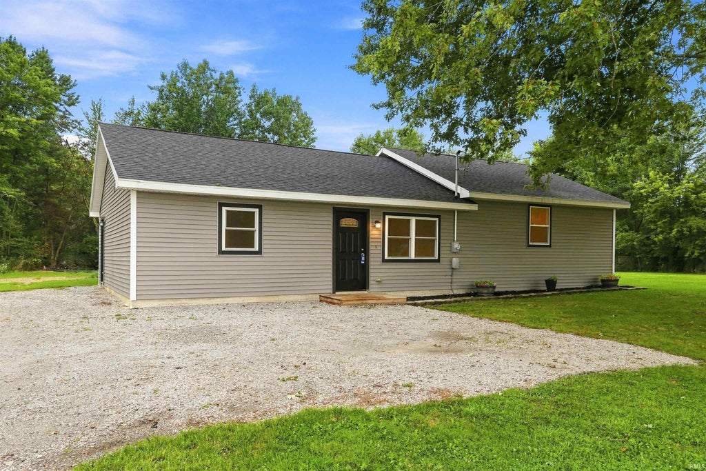 Photo of 2854 S Lima Road, Kendallville, IN 46755 (MLS # 202633362)