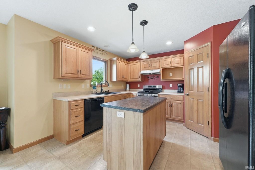 Photo of 3518 Flowing Brook Drive, Fort Wayne, IN 46818 (MLS # 202623720)