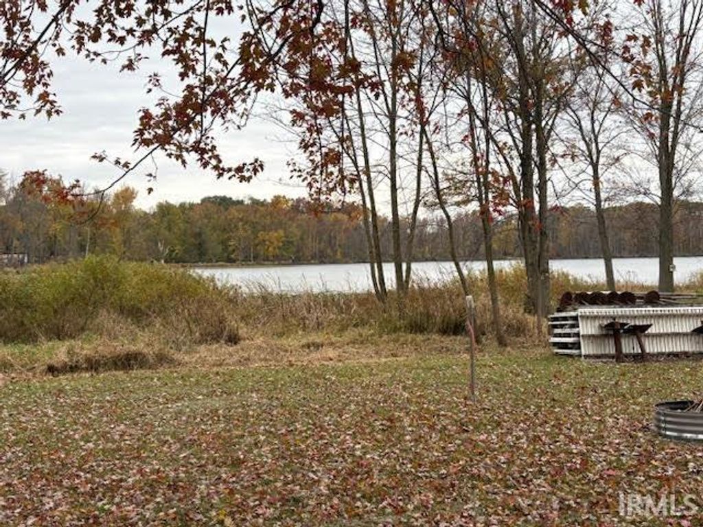 Photo of 11 EMS R4C Lane, Pierceton, IN 46562 (MLS # 202544420)