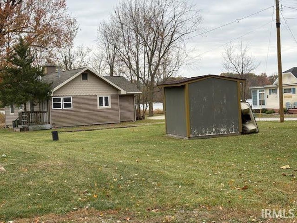 Photo of 11 EMS R4C Lane, Pierceton, IN 46562 (MLS # 202544420)