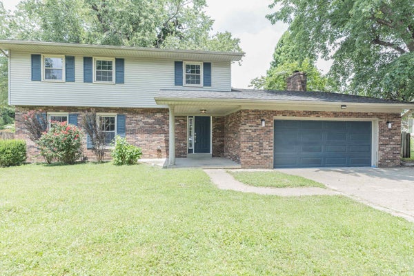 8222 N BIRCH DR, NEWBURGH, IN 47630 - Image aba4a0fcbdbc483fa212fab690dd295e/1805832526