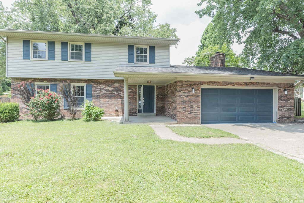 Photo of 8222 N Birch Avenue, Newburgh, IN 47630 (MLS # 202633107)