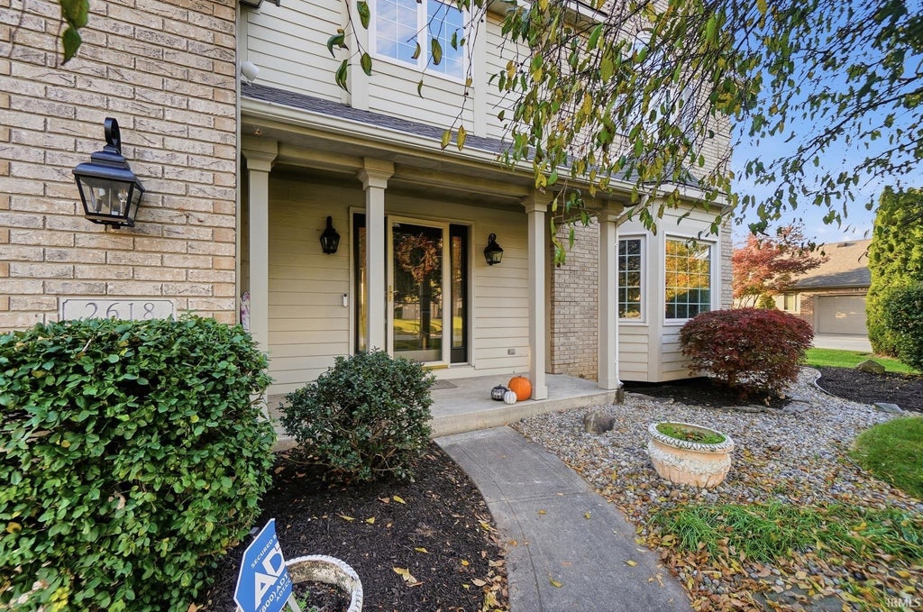 Photo of 2618 Buckhurst Run, Fort Wayne, IN 46815 (MLS # 202644931)