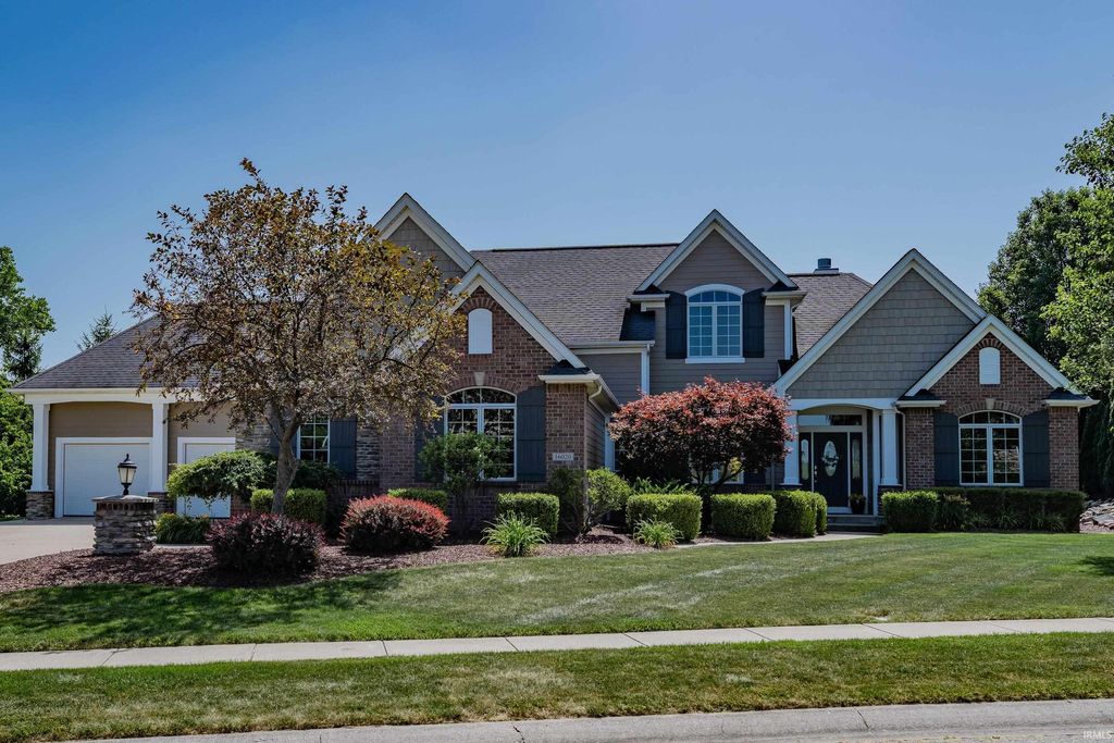 Photo of 16020 Kestrel Drive, Huntertown, IN 46748 (MLS # 202626630)