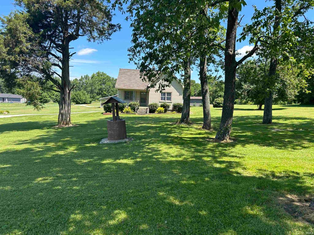 Photo of 18 Lindsay Court, Spencer, IN 47460 (MLS # 202624465)