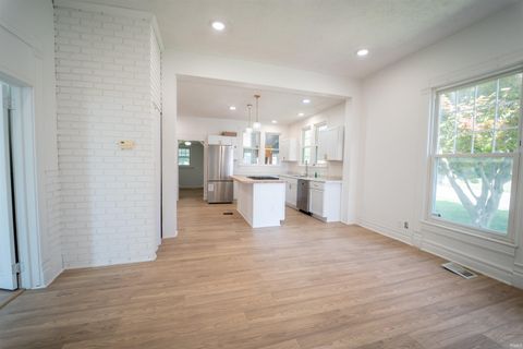Tiny photo for 821 N Armstrong Street, Kokomo, IN 46901 (MLS # 202526421)