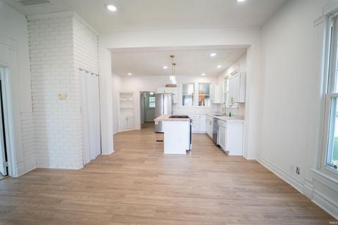 Tiny photo for 821 N Armstrong Street, Kokomo, IN 46901 (MLS # 202526421)