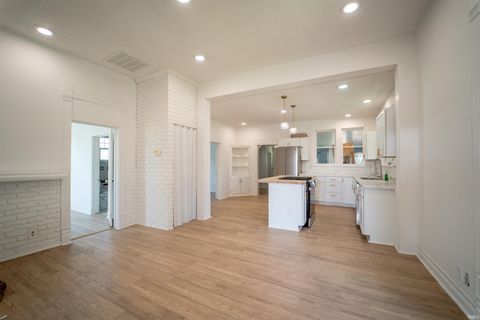 Tiny photo for 821 N Armstrong Street, Kokomo, IN 46901 (MLS # 202526421)