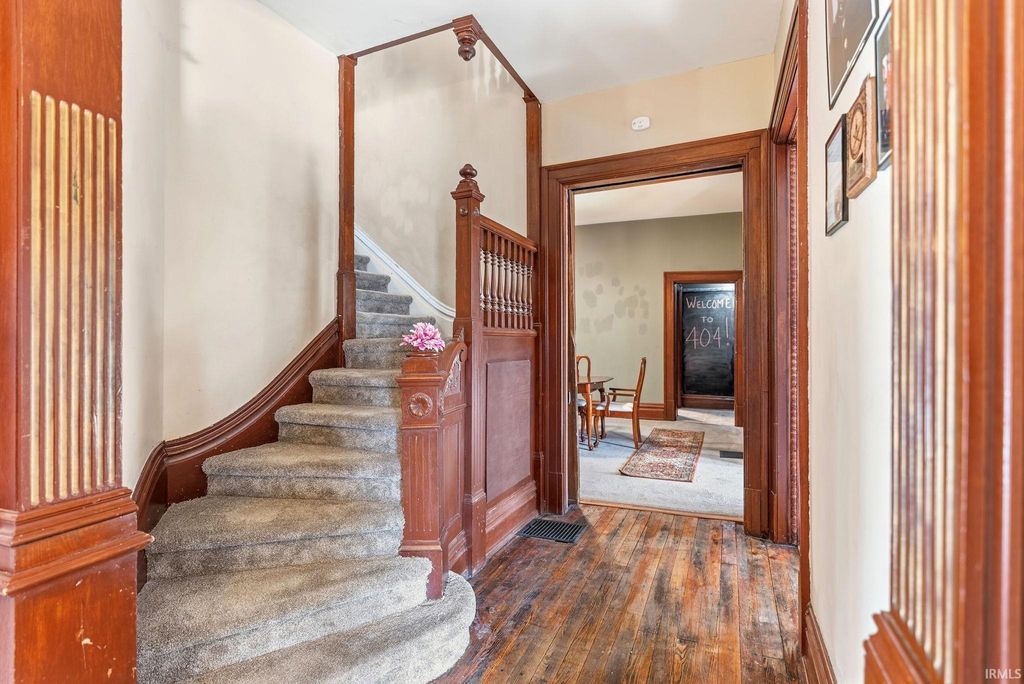 Photo of 404 W Williams Street, Fort Wayne, IN 46802 (MLS # 202606100)