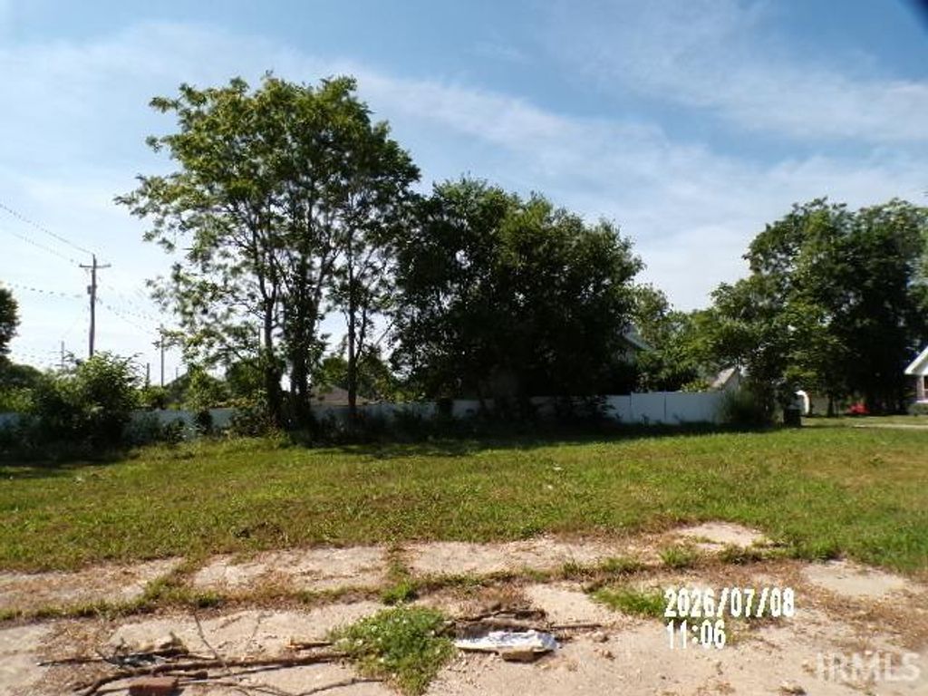 Photo of 803 S Branson Street #9, Marion, IN 46953 (MLS # 202627527)