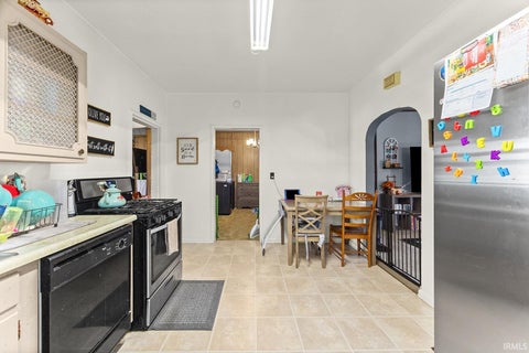 Tiny photo for 1102 E Washington Street, Frankfort, IN 46041 (MLS # 202641899)