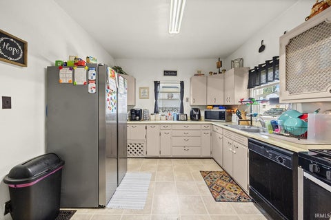 Tiny photo for 1102 E Washington Street, Frankfort, IN 46041 (MLS # 202641899)