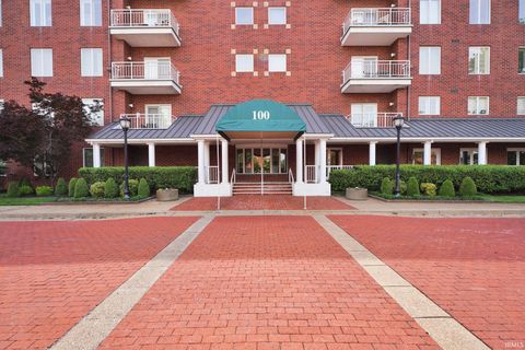 Photo of 100 NW First Street #205, Evansville, IN 47708 (MLS # 202618399)