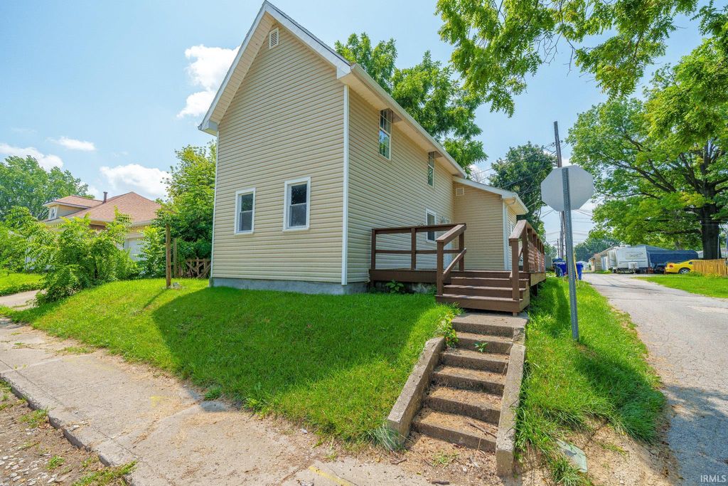 Photo for 213 W Virginia Avenue, Kokomo, IN 46901 (MLS # 202526559)