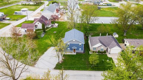 Photo of 9821 N Marine Key Drive, Syracuse, IN 46567 (MLS # 202612685)
