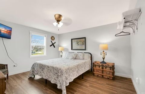 Tiny photo for 9821 N Marine Key Drive, Syracuse, IN 46567 (MLS # 202612685)