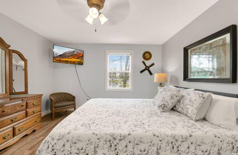 Tiny photo for 9821 N Marine Key Drive, Syracuse, IN 46567 (MLS # 202612685)