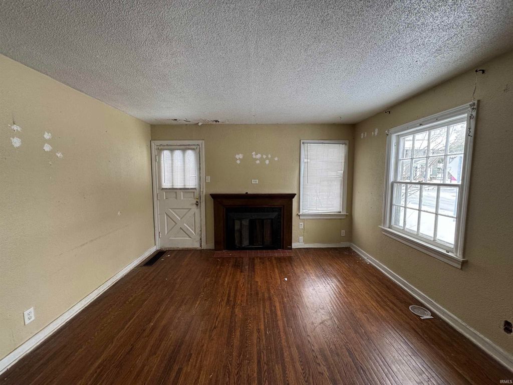 Photo of 4502 Hoagland Avenue, Fort Wayne, IN 46807 (MLS # 202547760)