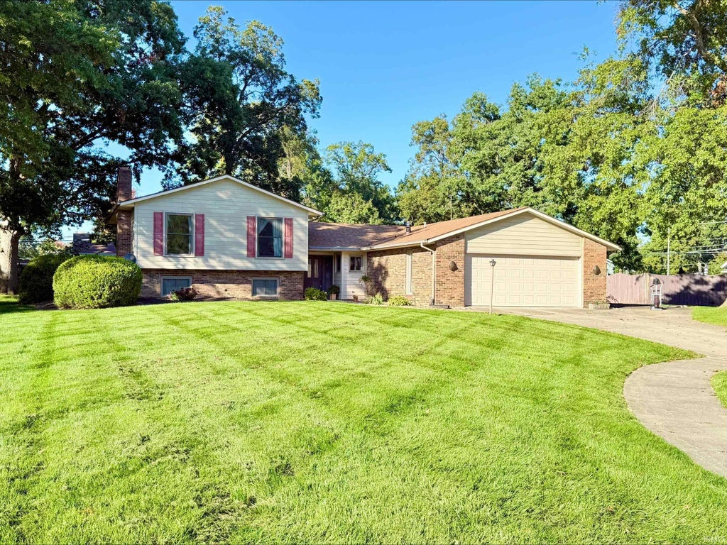 Photo of 6201 Manchester Drive, Fort Wayne, IN 46835 (MLS # 202644551)