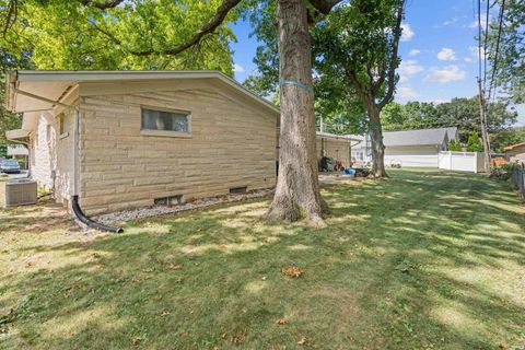 Tiny photo for 130 Westmoreland West Drive, Kokomo, IN 46901 (MLS # 202534769)