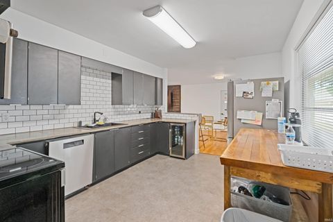 Tiny photo for 130 Westmoreland West Drive, Kokomo, IN 46901 (MLS # 202534769)