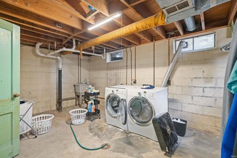 Tiny photo for 130 Westmoreland West Drive, Kokomo, IN 46901 (MLS # 202534769)