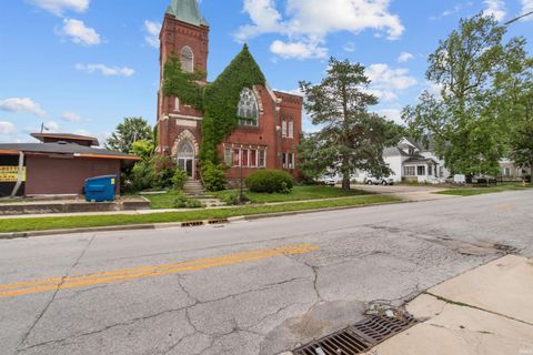 Tiny photo for 311 W Walnut Street, Kokomo, IN 46901 (MLS # 202625558)