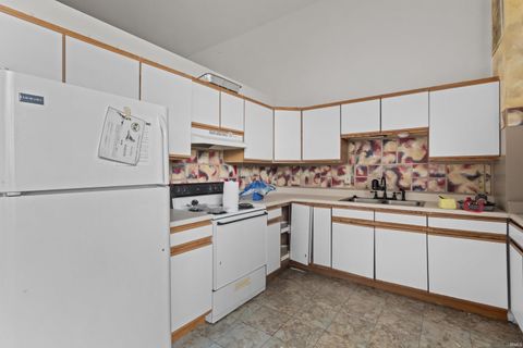 Tiny photo for 311 W Walnut Street, Kokomo, IN 46901 (MLS # 202625558)
