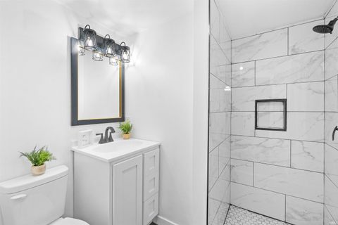 Tiny photo for 514 W 7th Street, Jonesboro, IN 46938 (MLS # 202612299)