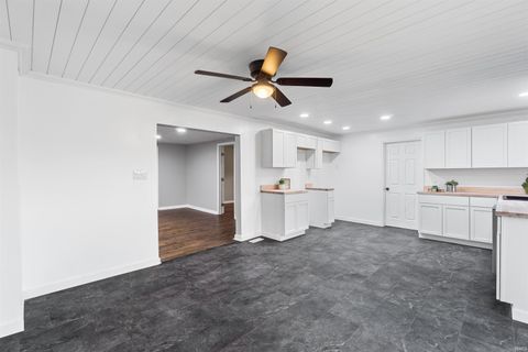 Tiny photo for 514 W 7th Street, Jonesboro, IN 46938 (MLS # 202612299)