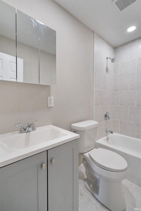 Tiny photo for 1914 Woodlawn Avenue, Logansport, IN 46947 (MLS # 202537221)