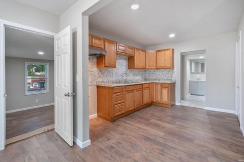 Tiny photo for 1914 Woodlawn Avenue, Logansport, IN 46947 (MLS # 202537221)