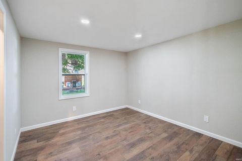 Tiny photo for 1914 Woodlawn Avenue, Logansport, IN 46947 (MLS # 202537221)