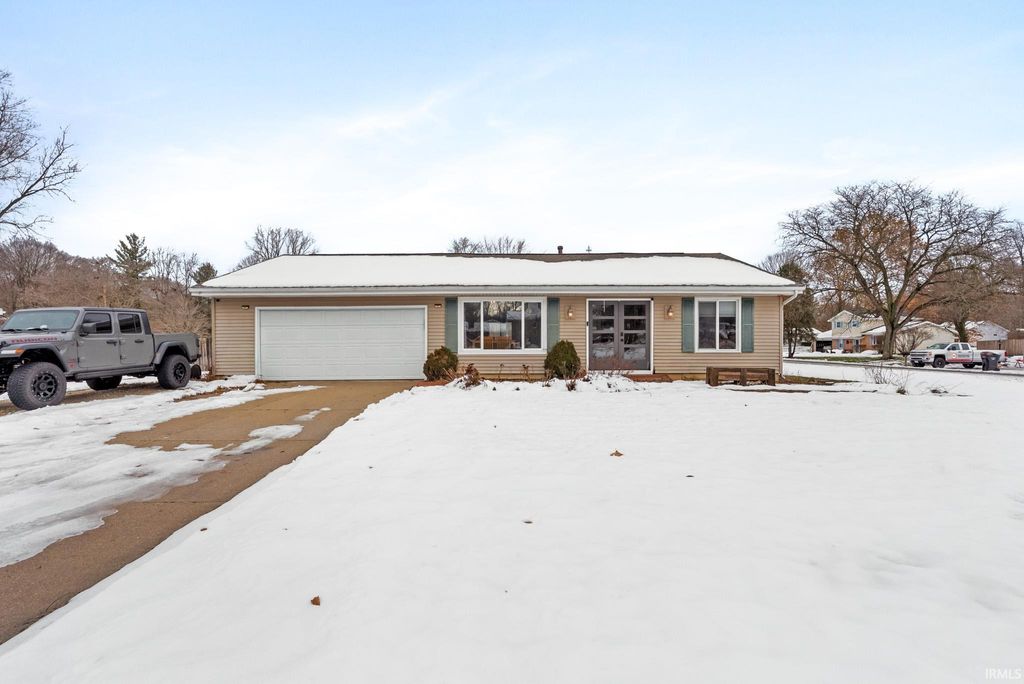 Photo of 20305 Topaz Street, South Bend, IN 46614 (MLS # 202549026)