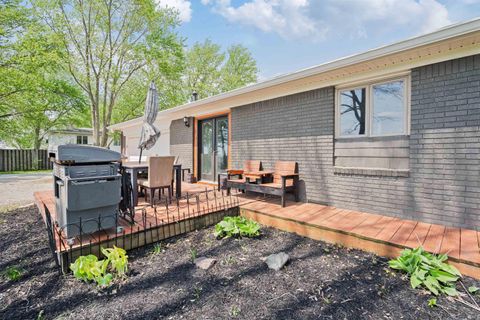 Tiny photo for 8696 E State Road 18, Galveston, IN 46932 (MLS # 202614432)