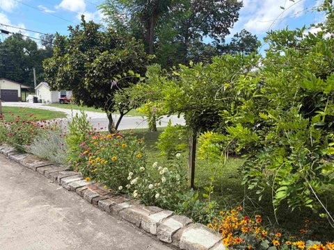 Tiny photo for 702 NW 2nd Street, Washington, IN 47501 (MLS # 202634434)