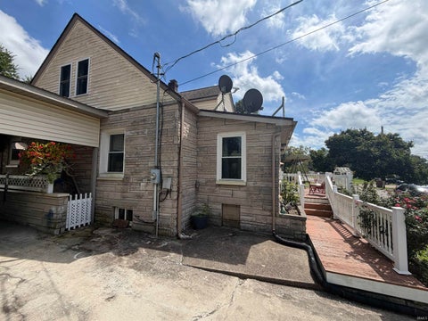 Tiny photo for 702 NW 2nd Street, Washington, IN 47501 (MLS # 202634434)