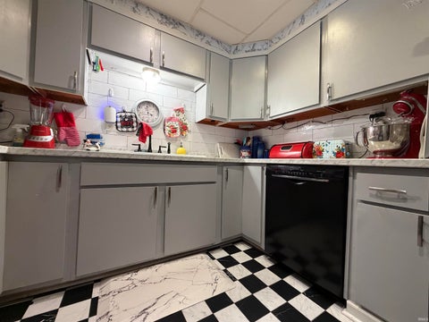 Tiny photo for 702 NW 2nd Street, Washington, IN 47501 (MLS # 202634434)