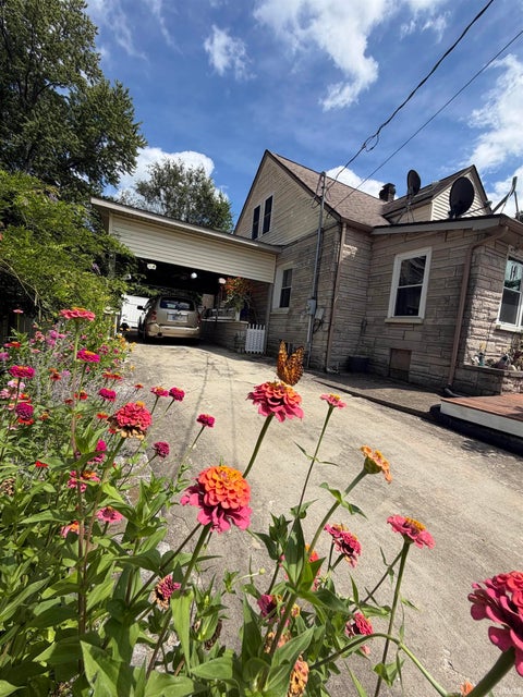 Tiny photo for 702 NW 2nd Street, Washington, IN 47501 (MLS # 202634434)