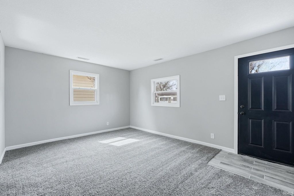 Photo of 4121 S Monroe Street, Fort Wayne, IN 46806 (MLS # 202609378)