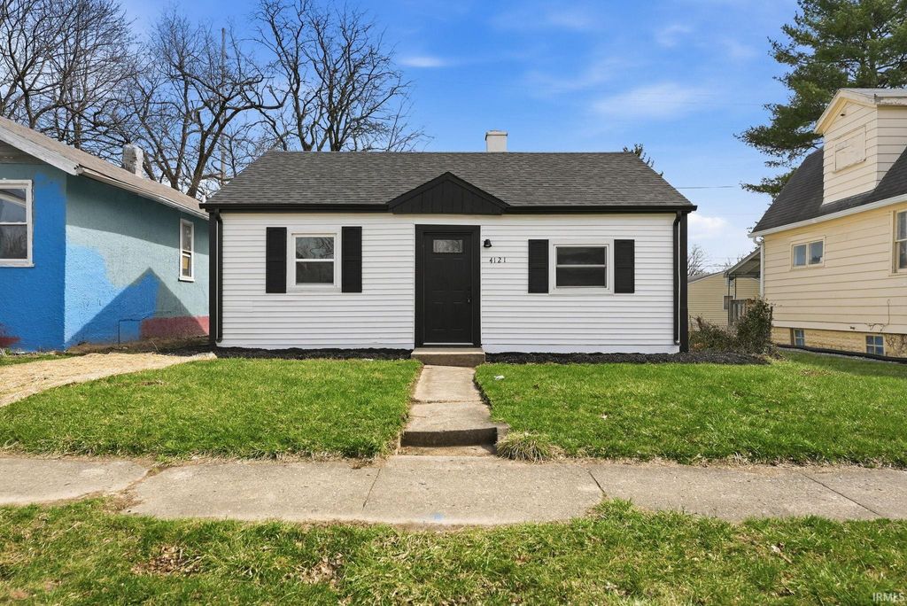 Photo of 4121 S Monroe Street, Fort Wayne, IN 46806 (MLS # 202609378)