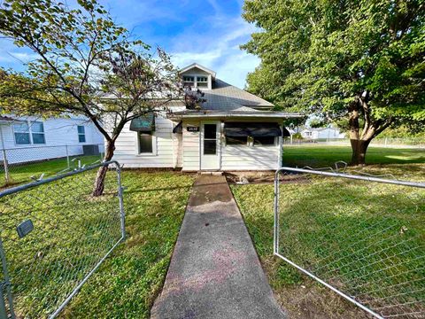 Photo of 2536 S E Street, Elwood, IN 46036 (MLS # 202540251)