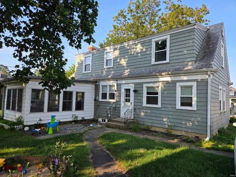 Tiny photo for 511 S Illinois Street, Monticello, IN 47960 (MLS # 202636698)