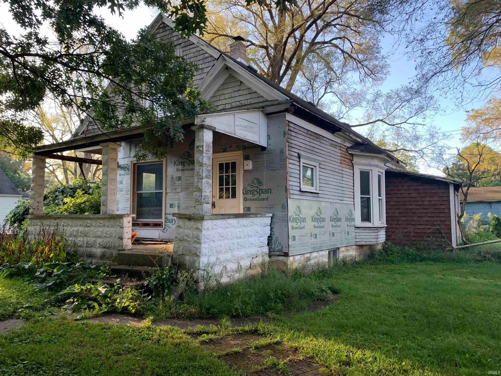 Photo of 307 E Goshen Road, Osceola, IN 46561 (MLS # 202535926)