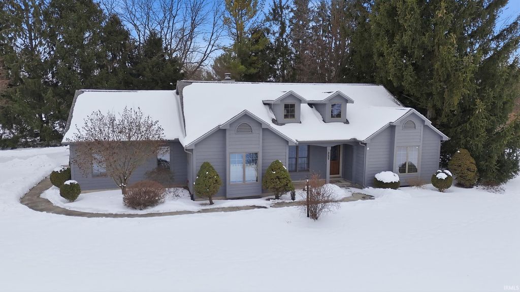 Photo of 14721 Lightning Ridge Run, Fort Wayne, IN 46814 (MLS # 202604777)