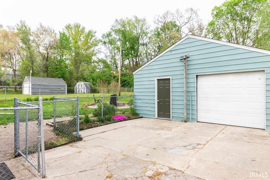 South Bend, Indiana 46635, United States, 3 Bedrooms Bedrooms, ,1 BathroomBathrooms,Residential,Active,3513