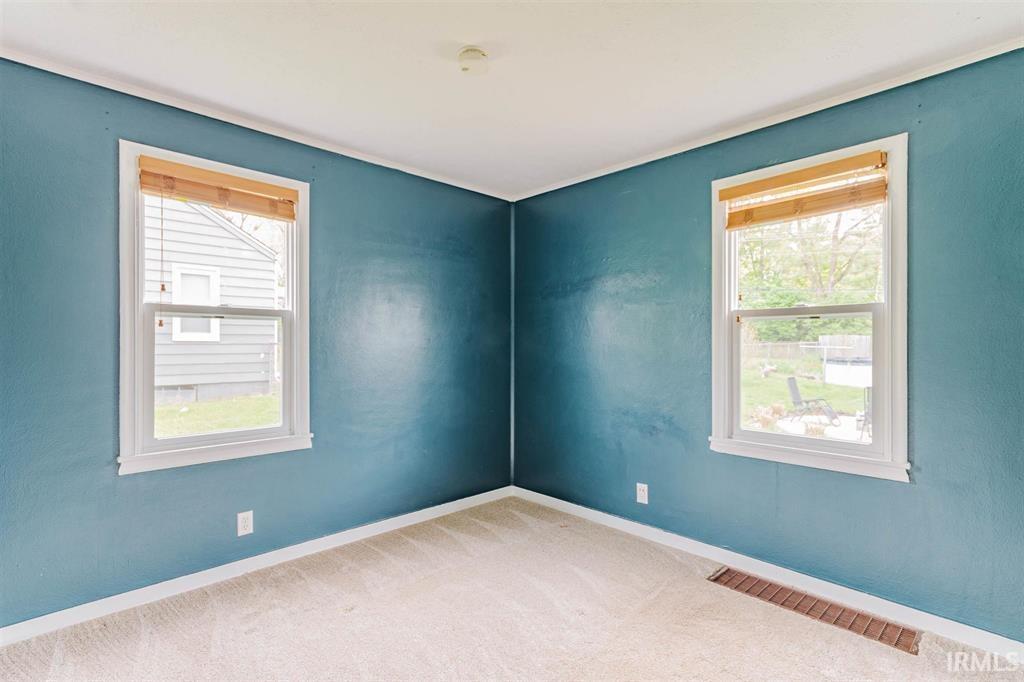 South Bend, Indiana 46635, United States, 3 Bedrooms Bedrooms, ,1 BathroomBathrooms,Residential,Active,3513