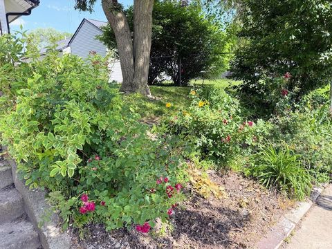 Tiny photo for 1108 N Courtland Avenue, Kokomo, IN 46901 (MLS # 202622762)