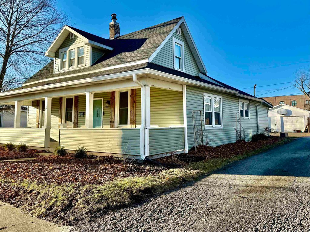 Photo of 9408 W High Street, Yorktown, IN 47396 (MLS # 202601583)