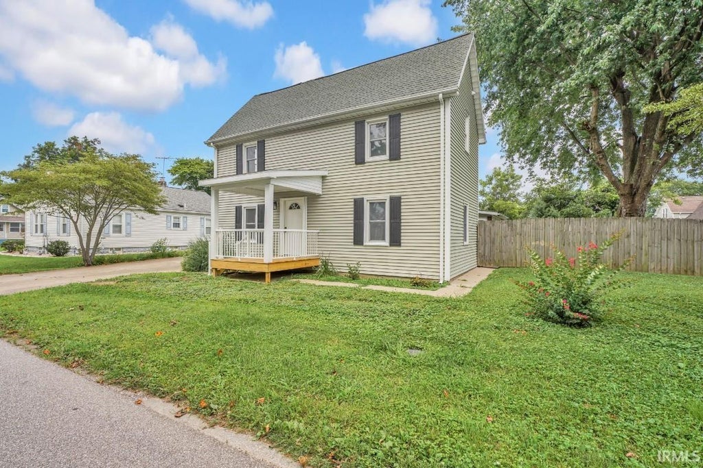 Photo of 102 S West Street, Haubstadt, IN 47639 (MLS # 202640402)